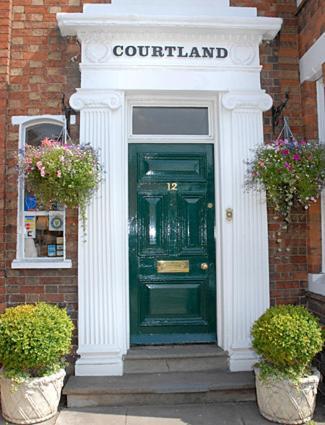 فندق Courtland ستارتفورد أبون آفون المظهر الخارجي الصورة